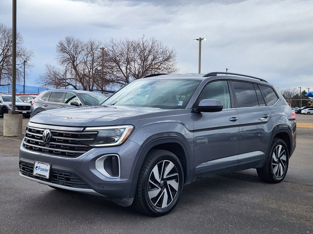 Used 2025 Volkswagen Atlas SE AWD/4WD image 3