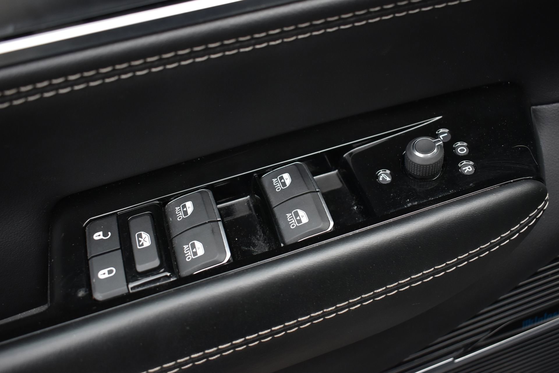 Used 2024 Jeep Grand Wagoneer L Series II w/ Quick Order Packagew 28T image 11