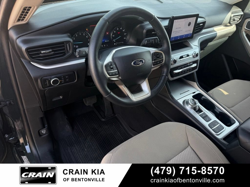 Used 2023 Ford Explorer XLT RWD image 9