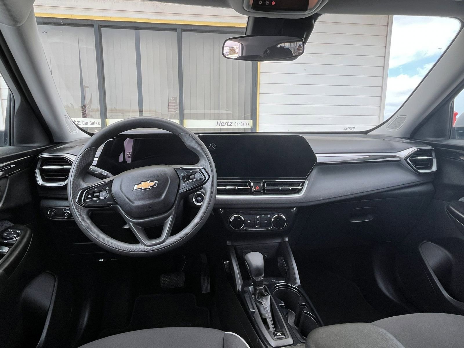 Used 2025 Chevrolet TrailBlazer LT image 32