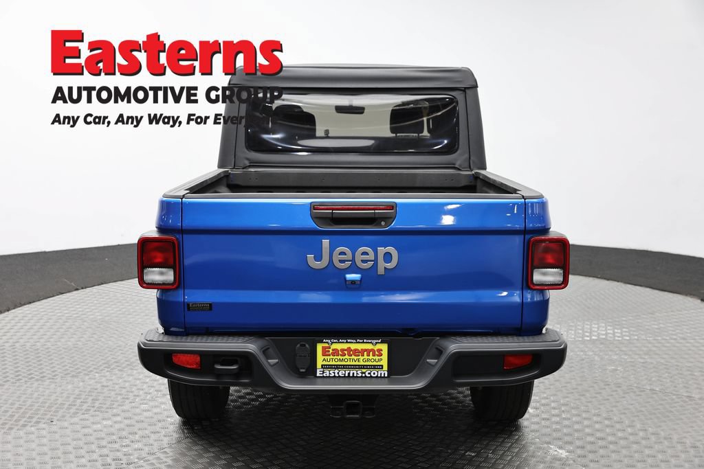 Used 2021 Jeep Gladiator Overland AWD/4WD image 5