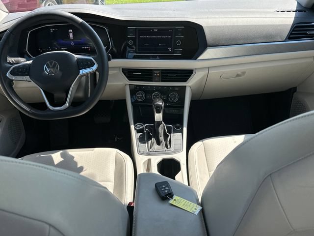 Used 2024 Volkswagen Jetta SE w/ Panoramic Sunroof Package FWD image 14