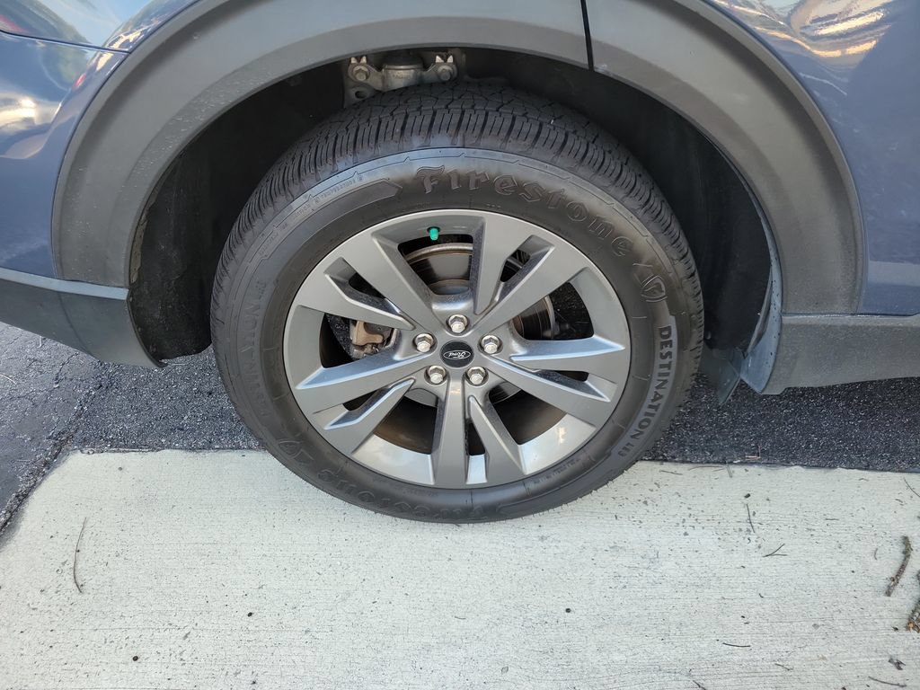 Used 2021 Ford Explorer XLT w/ Equipment Group 202A AWD/4WD image 12