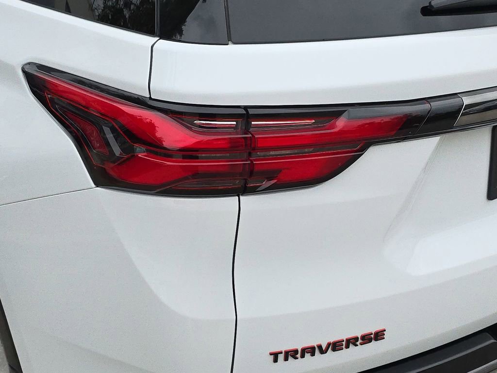 Used 2023 Chevrolet Traverse Premier w/ Redline Edition image 38