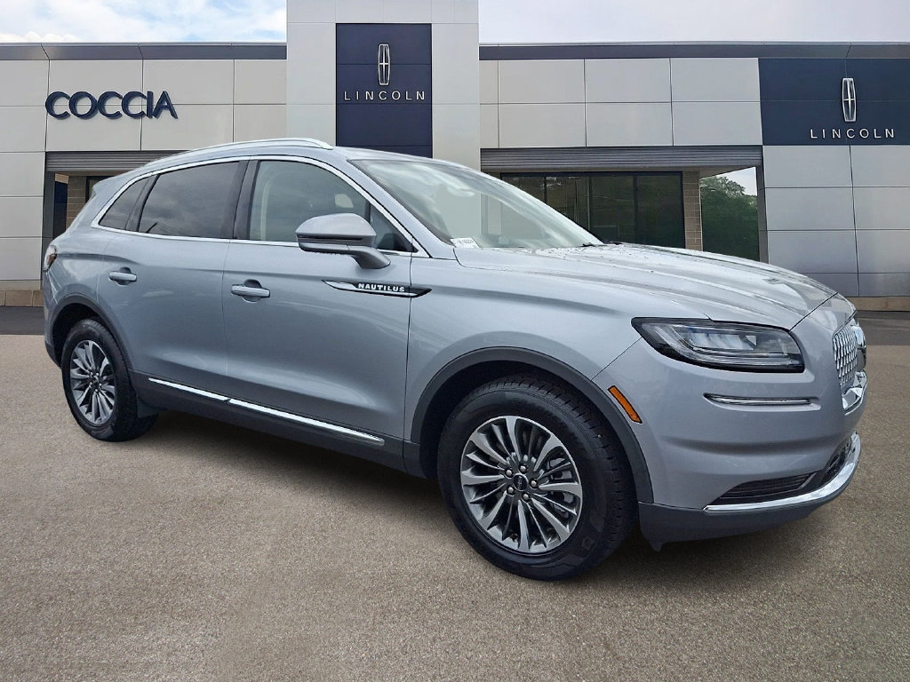 Certified 2023 Lincoln Nautilus AWD w/ Premium Package image 3