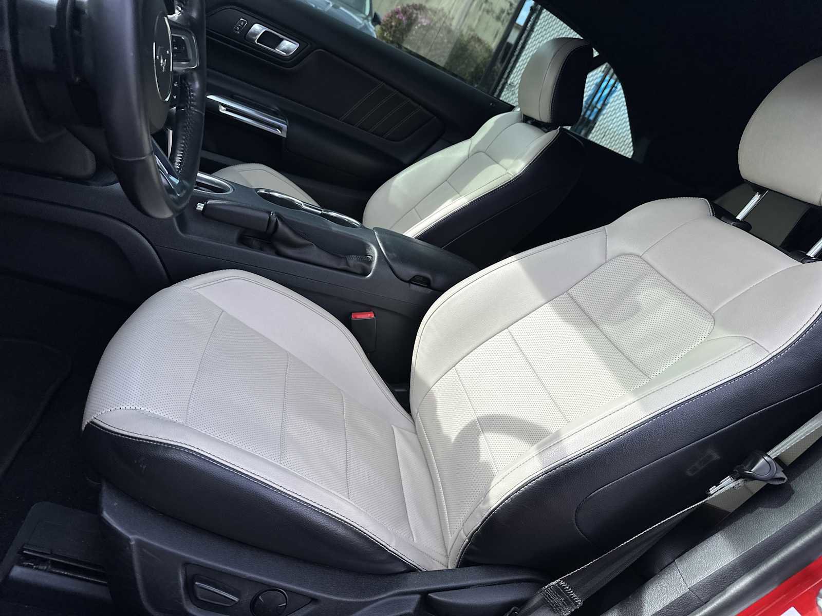 Used 2021 Ford Mustang Premium image 9