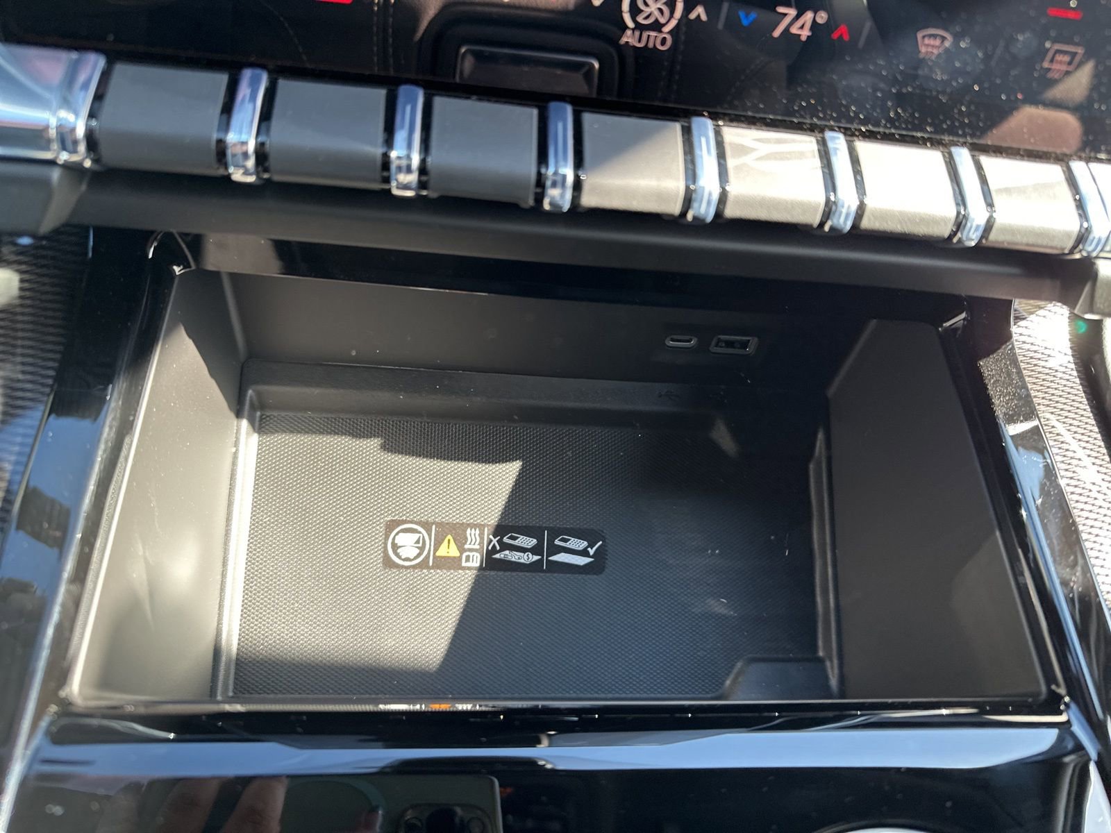 New 2026 GMC Yukon XL Elevation AWD/4WD image 18