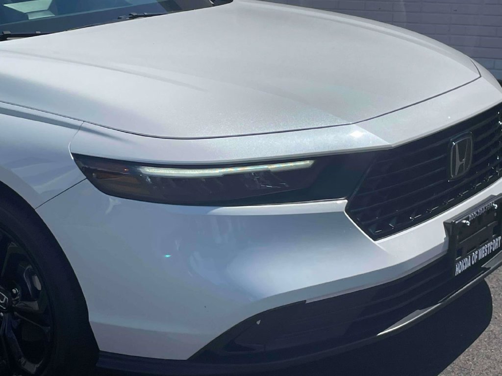 Certified 2025 Honda Accord SE image 9