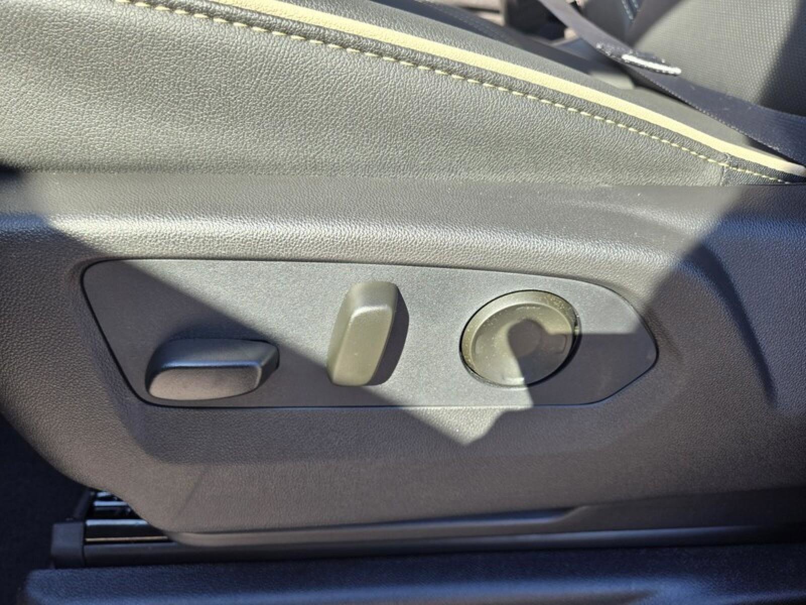 New 2026 GMC Yukon XL Elevation w/ Elevation Premium Package image 23