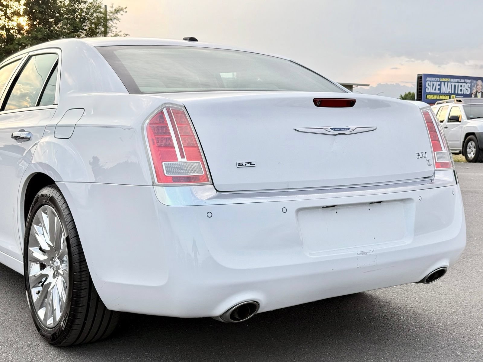 Used 2014 Chrysler 300 C RWD image 3