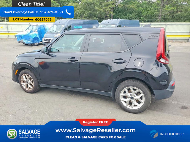 Used 2022 Kia Soul LX w/ Technology Package FWD image 3