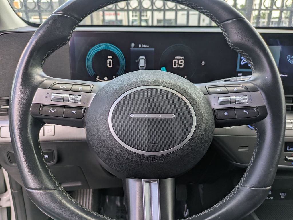 Used 2025 Hyundai Kona SEL FWD image 21