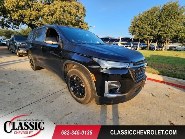 Used 2023 Chevrolet Traverse LT