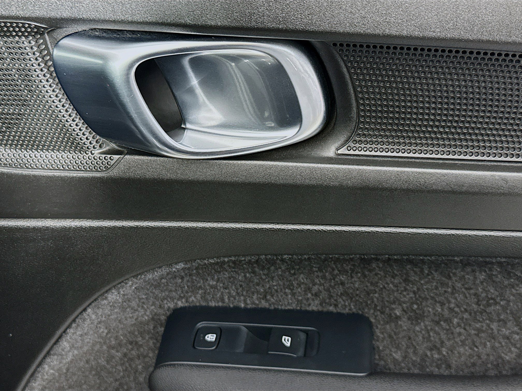 Used 2023 Volvo XC40 Recharge Ultimate image 29