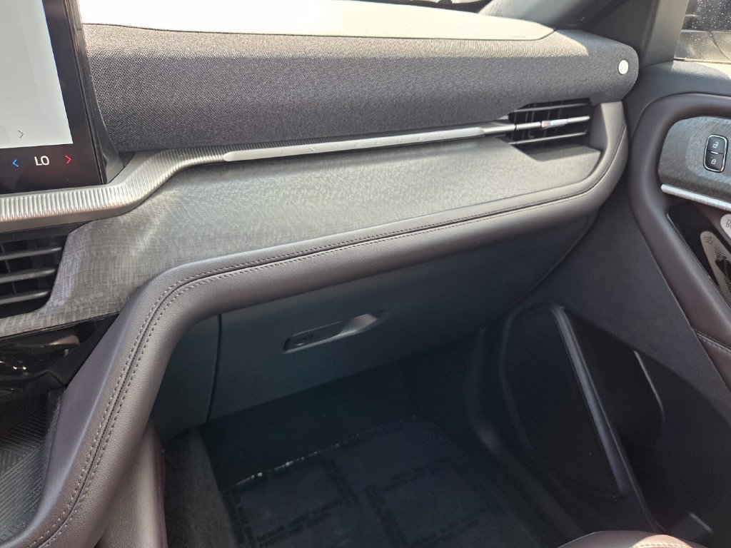Used 2025 Ford Explorer Platinum RWD image 29