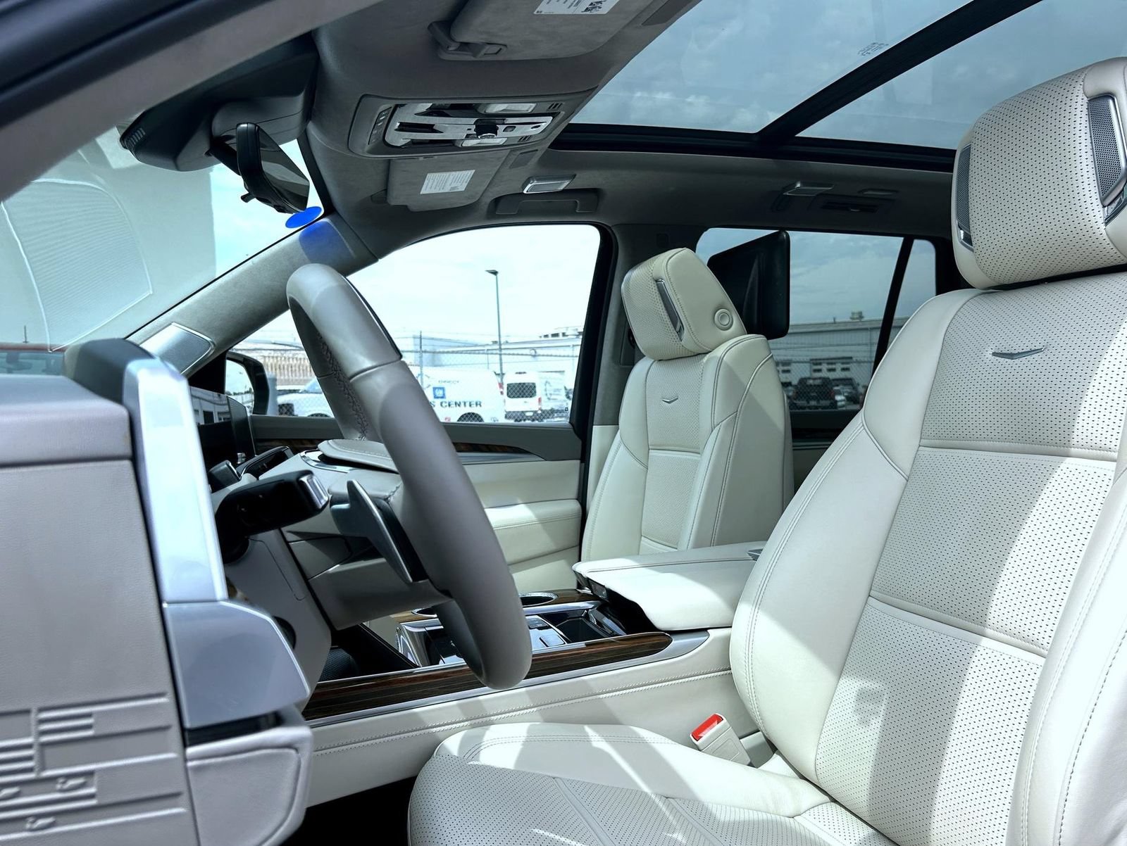 Used 2025 Cadillac Escalade Sport Platinum AWD/4WD image 17