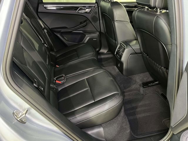 Certified 2025 Porsche Macan image 23