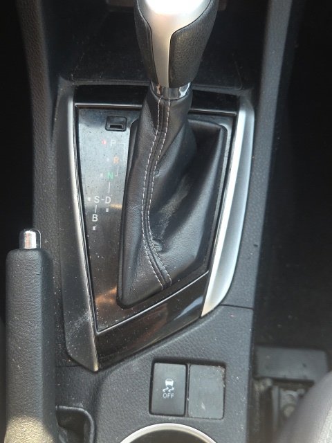 Used 2018 Toyota Corolla LE w/ Carpet Mat Package (TMS) FWD image 26