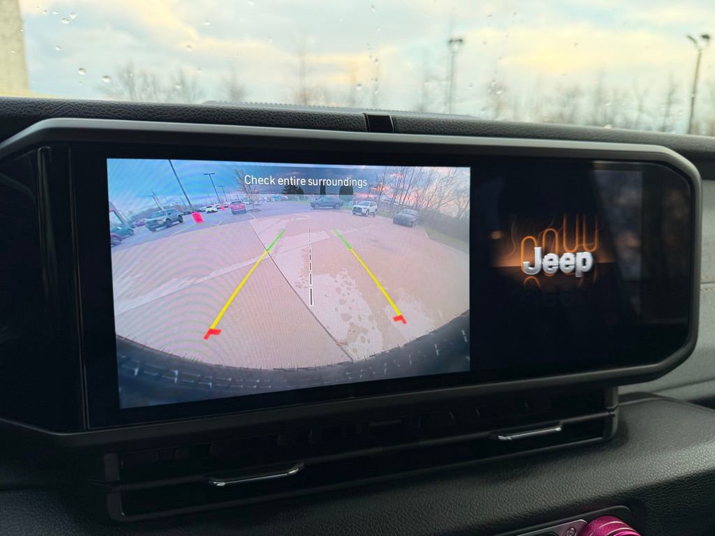 Used 2024 Jeep Wrangler Willys image 21