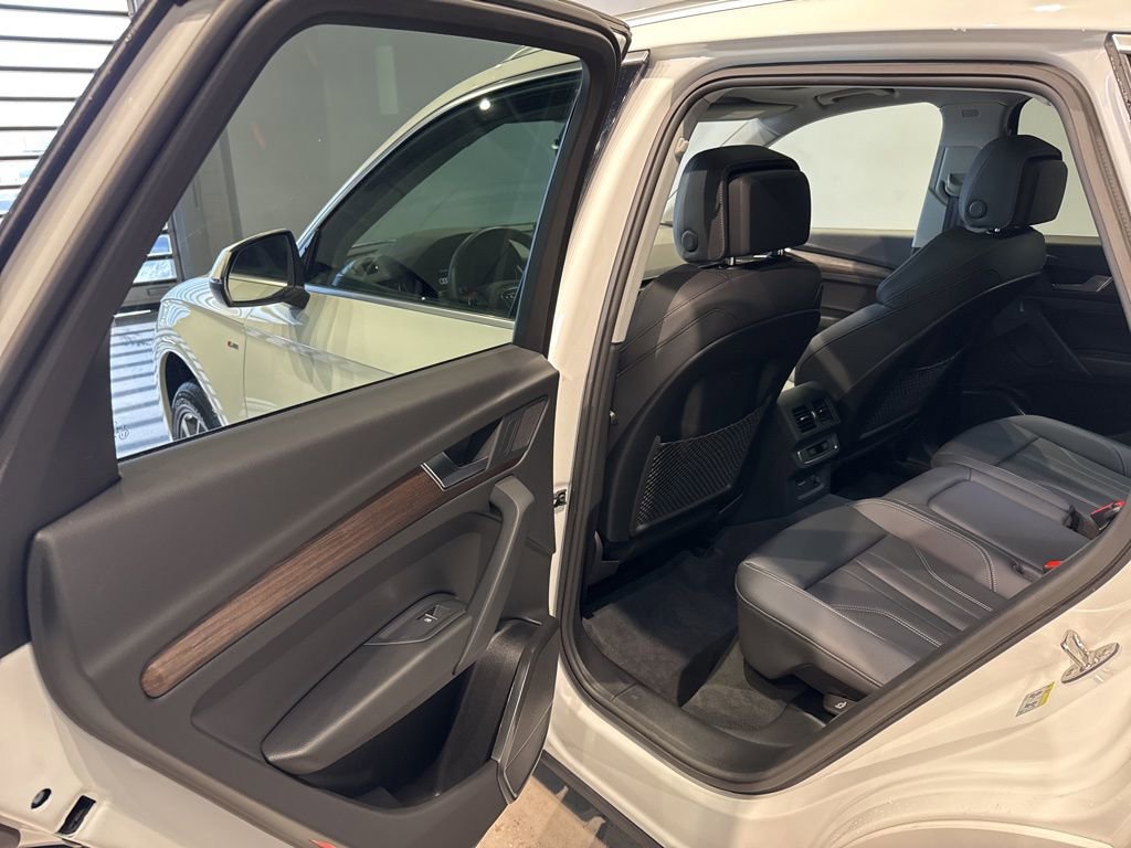 Used 2024 Audi Q5 2.0T Premium image 29