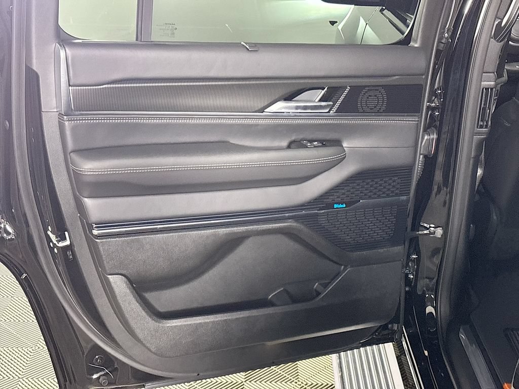 New 2026 Jeep Grand Wagoneer Summit AWD/4WD image 20