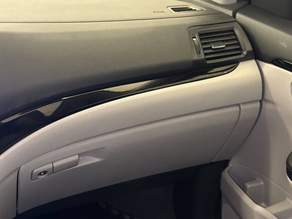 Used 2018 Honda Pilot Touring image 16