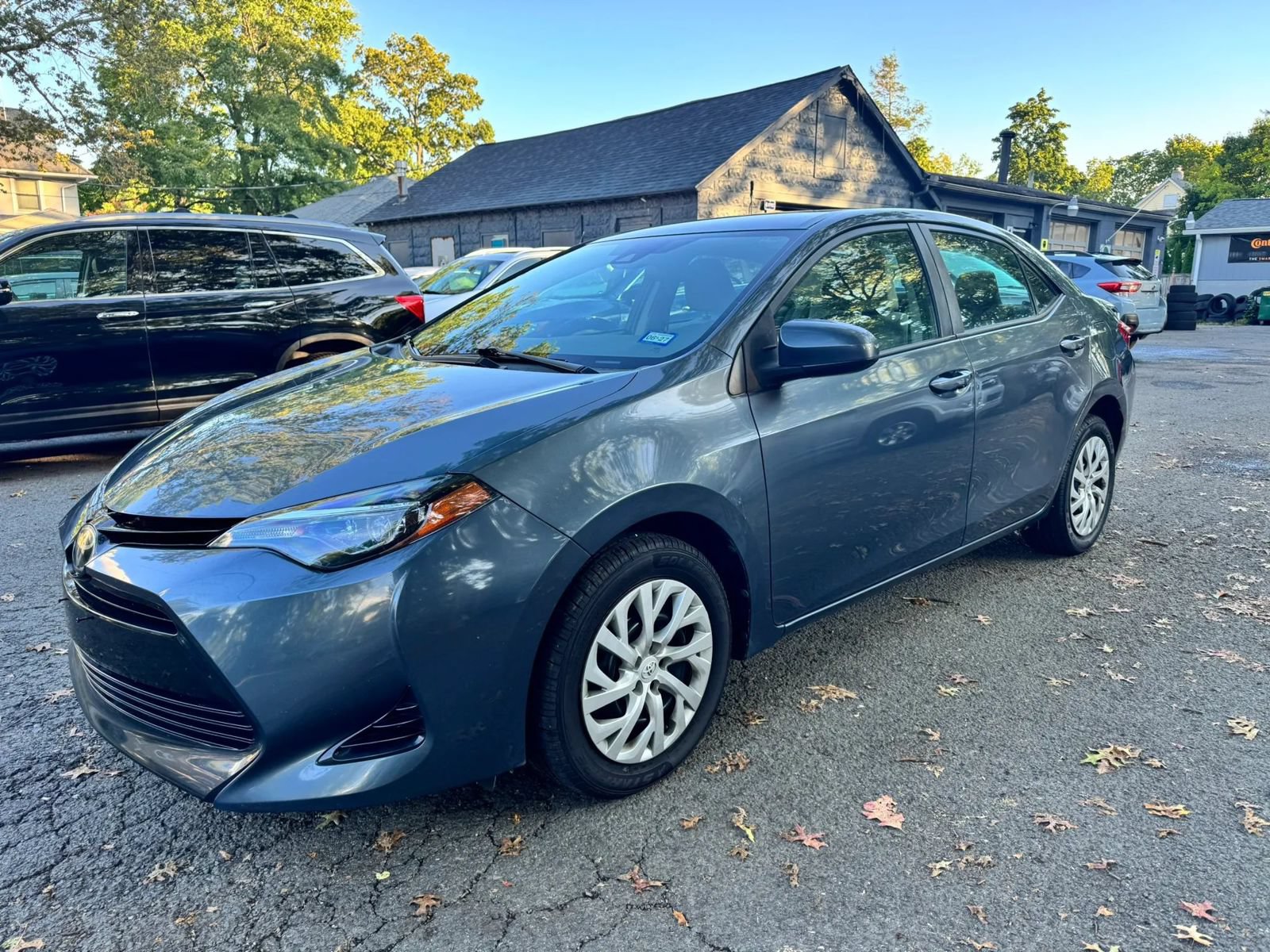 Used 2018 Toyota Corolla LE FWD image 1