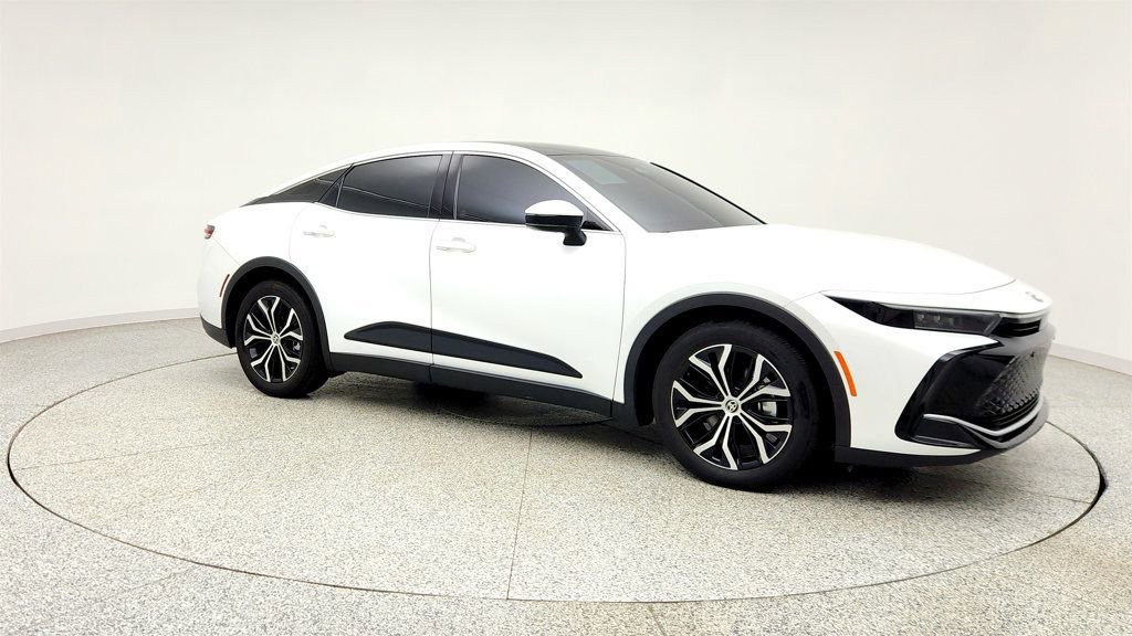 Used 2024 Toyota Crown AWD/4WD image 3