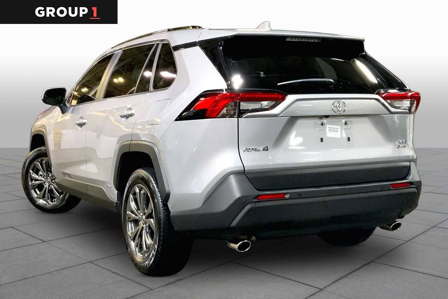 Used 2025 Toyota RAV4 XLE Premium w/ Weather Package AWD/4WD image 12