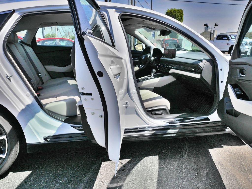 Used 2025 Honda Accord Touring image 10