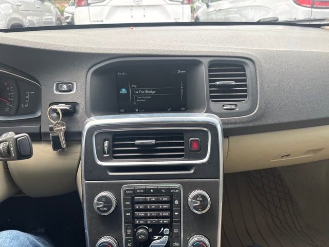 Used 2015 Volvo S60 T5 FWD image 12