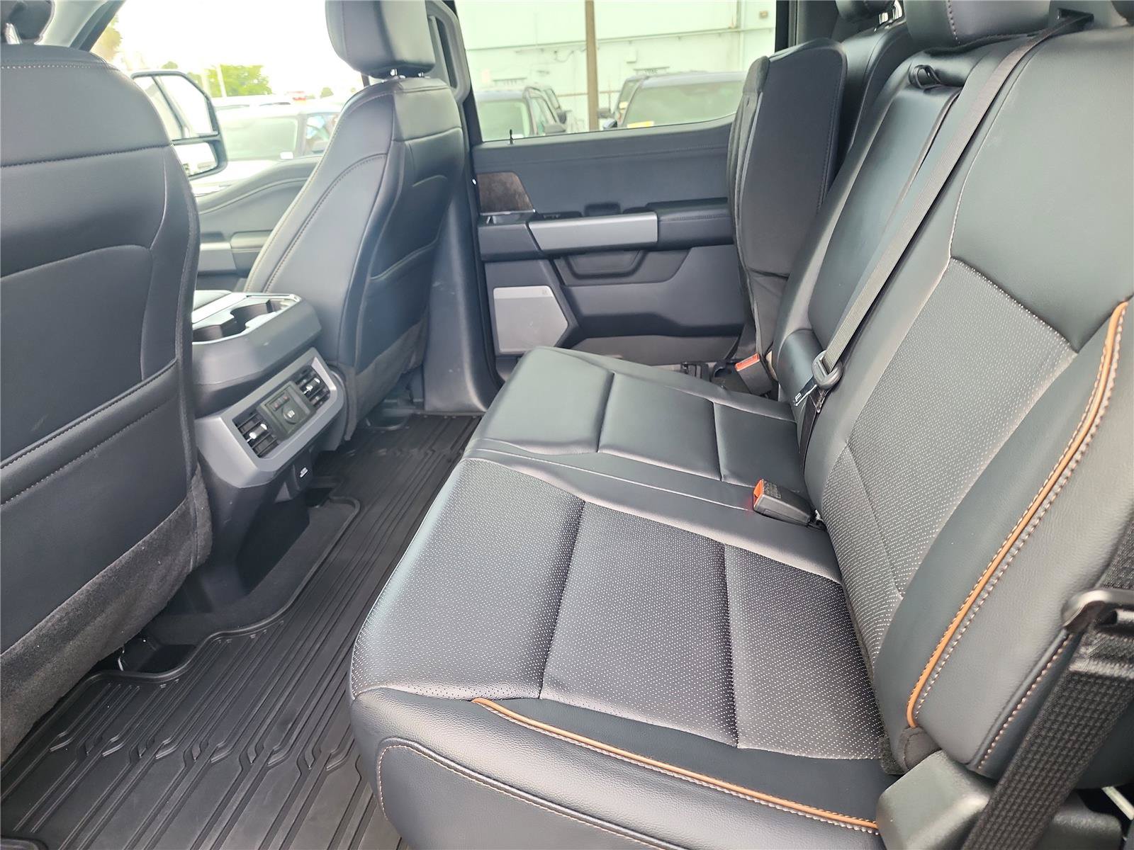 Used 2025 Ford F250 Lariat w/ Lariat Ultimate Package AWD/4WD image 17