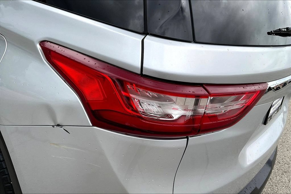 Used 2020 Chevrolet Traverse LS FWD image 28