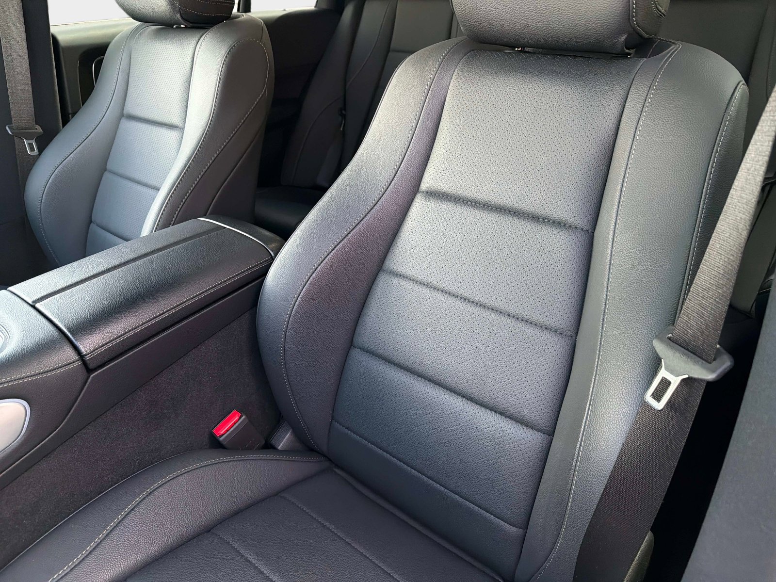 Used 2025 Mercedes-Benz GLE 450e 4MATIC image 39