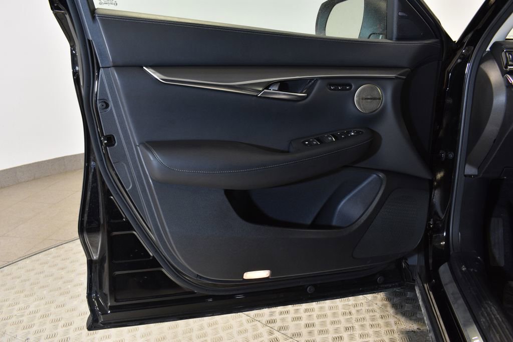 Certified 2025 INFINITI QX50 Luxe image 13
