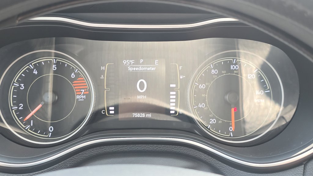 Used 2020 Jeep Cherokee Latitude FWD image 18