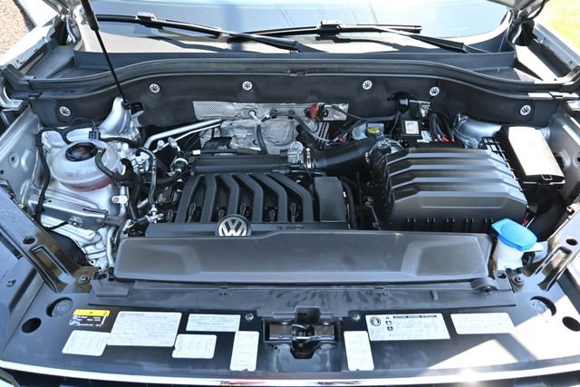 Used 2018 Volkswagen Atlas SE w/ R-Line Package AWD/4WD image 15