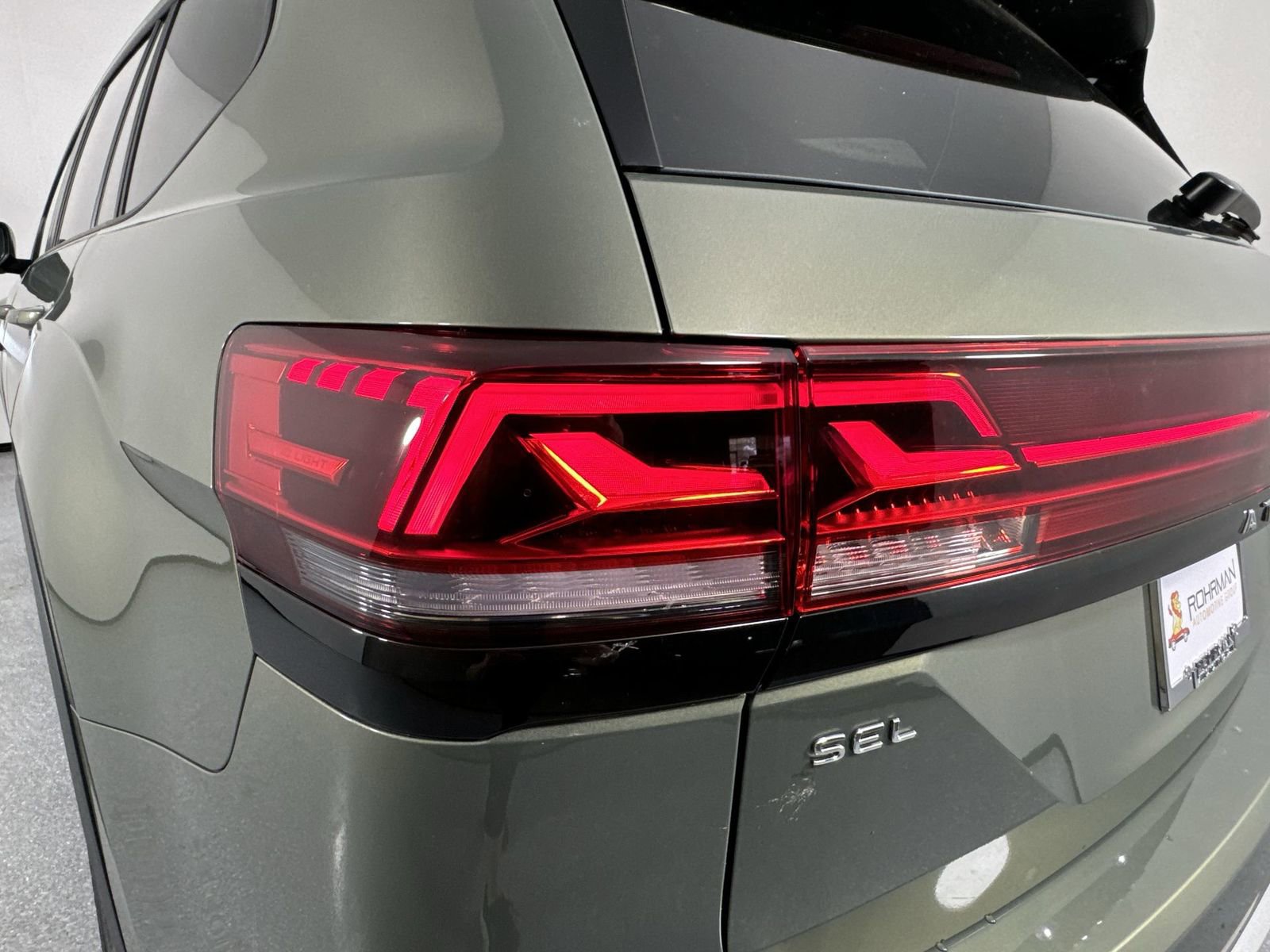 Used 2024 Volkswagen Atlas Peak Edition SEL image 32