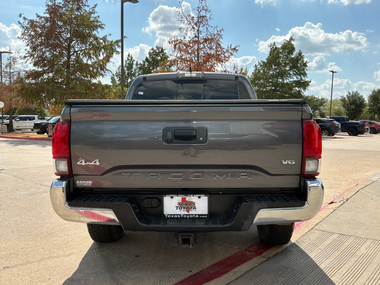 Used 2021 Toyota Tacoma SR5 AWD/4WD image 7