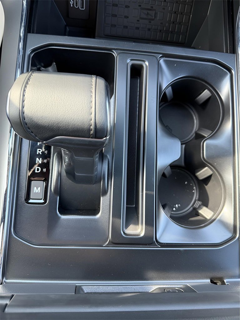 New 2025 Ford F150 Lariat w/ Equipment Group 502A High image 37