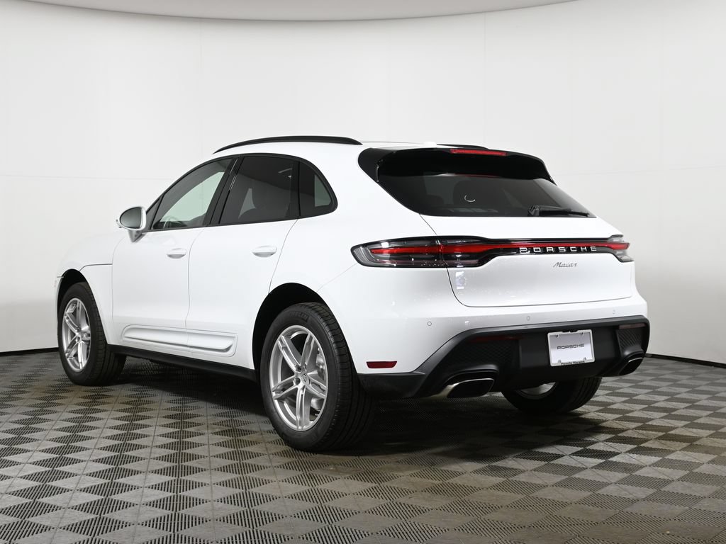Used 2026 Porsche Macan AWD/4WD image 3