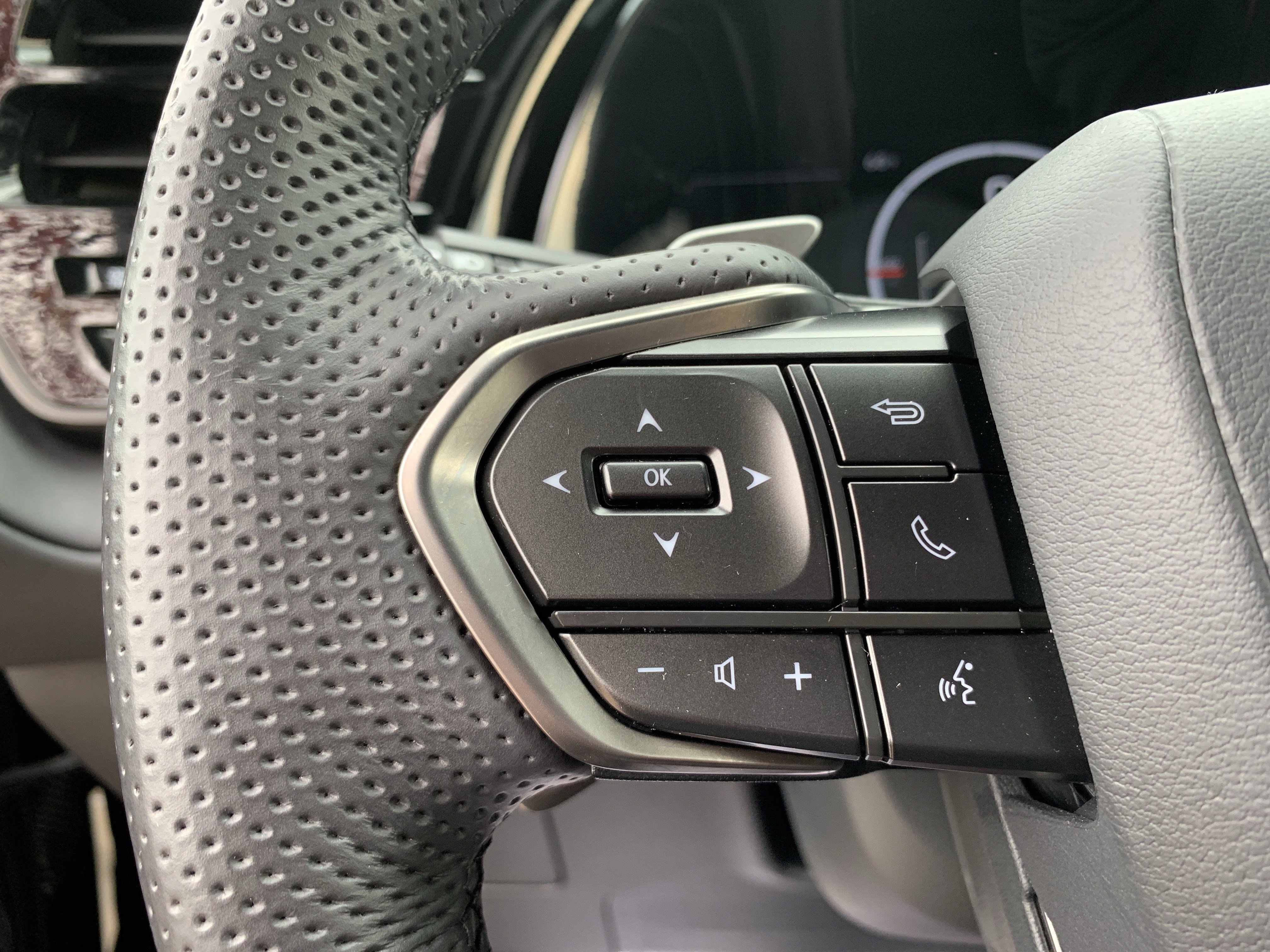 Used 2024 Lexus TX 500h AWD w/ Technology Package image 19