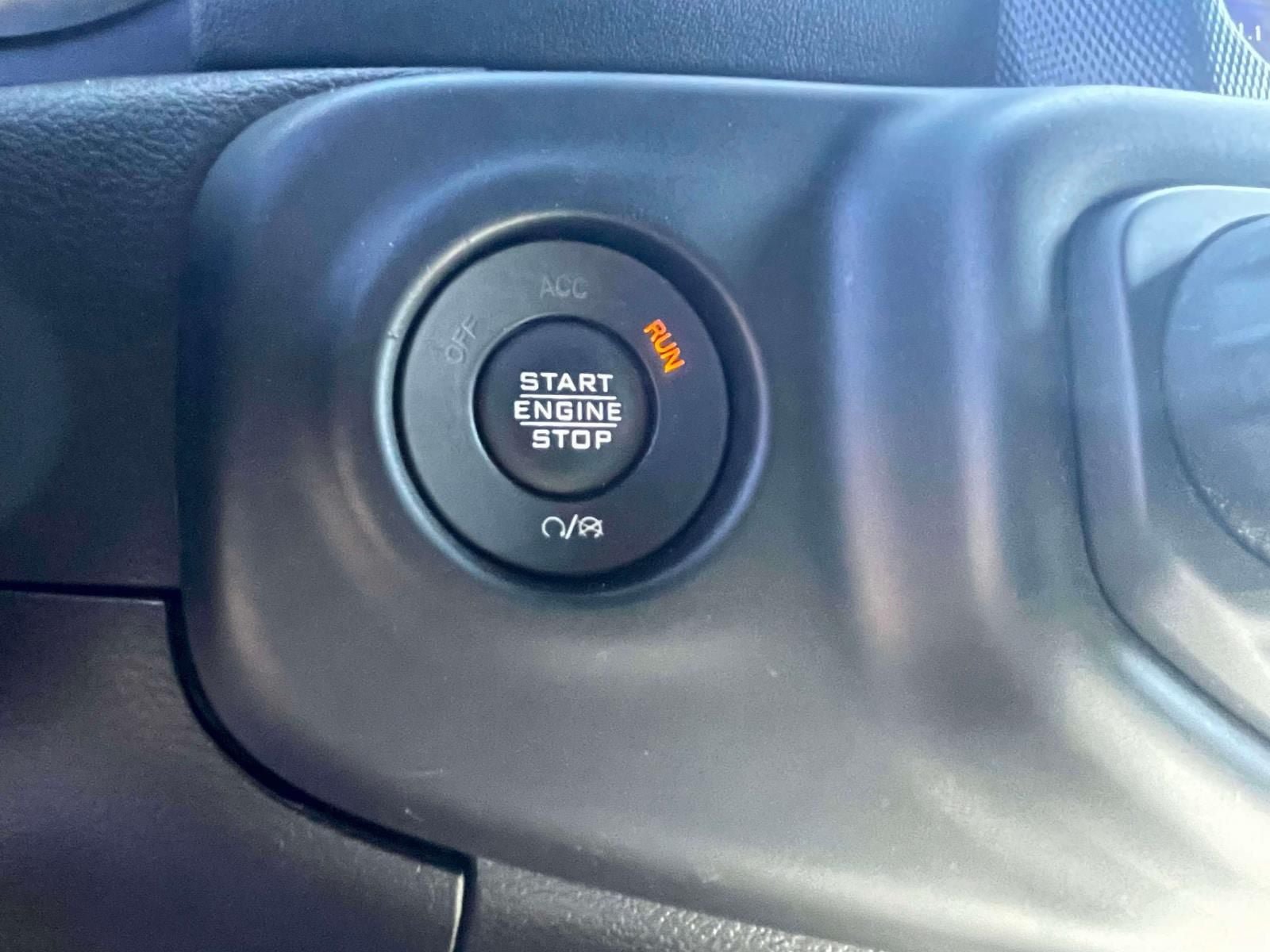 Used 2021 Jeep Wrangler Unlimited Sahara AWD/4WD image 30