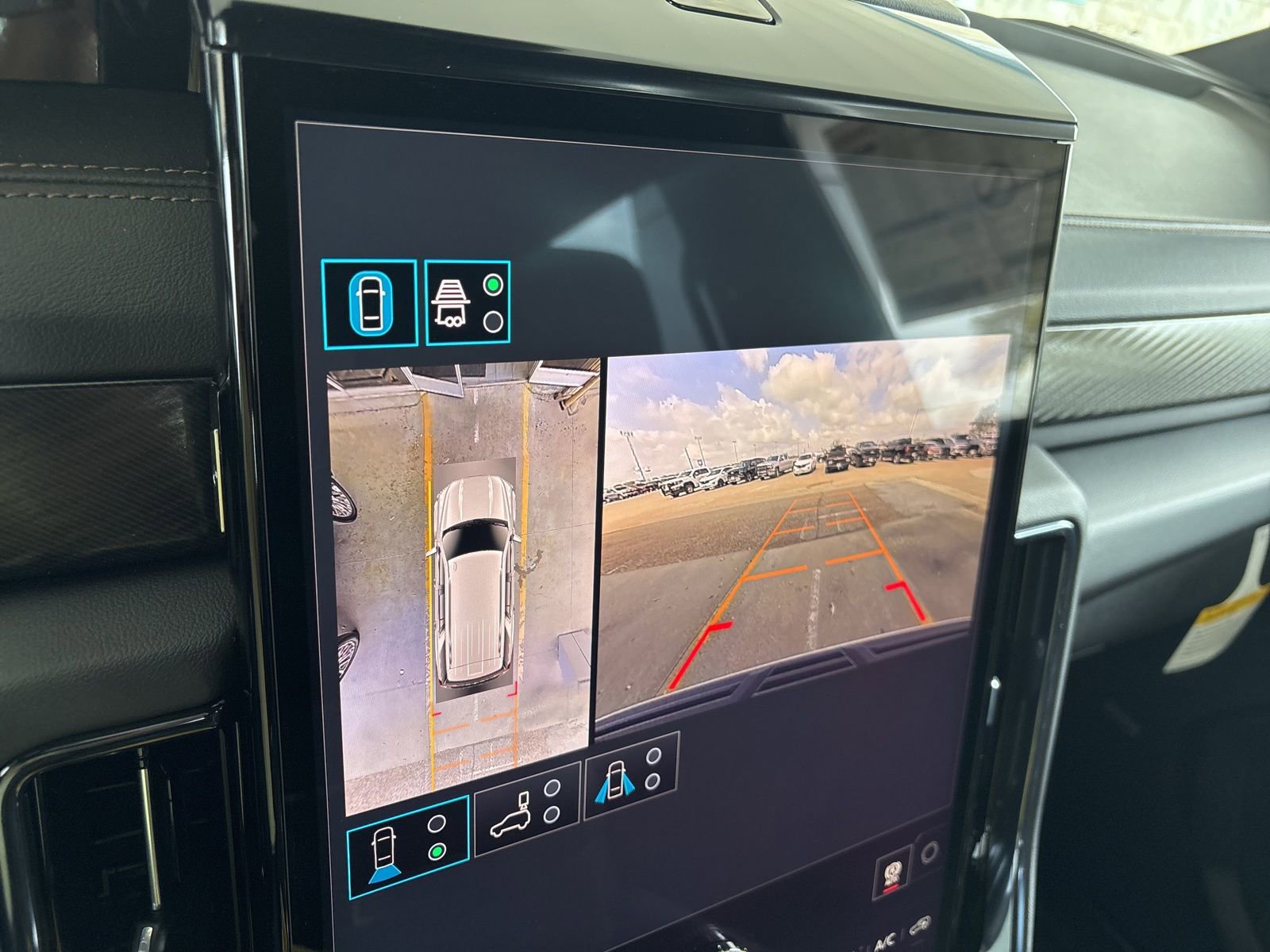 New 2026 GMC Yukon AT4 w/ LPO, Floor Liner Package image 29