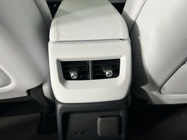 Used 2025 Cadillac Optiq Luxury 1 AWD/4WD image 22
