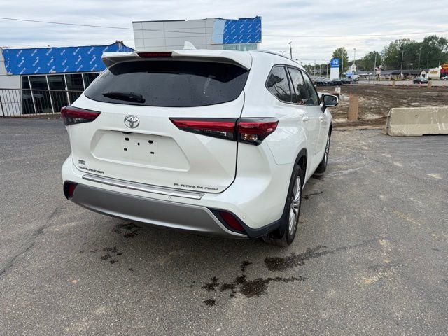 Used 2021 Toyota Highlander Platinum AWD/4WD image 6