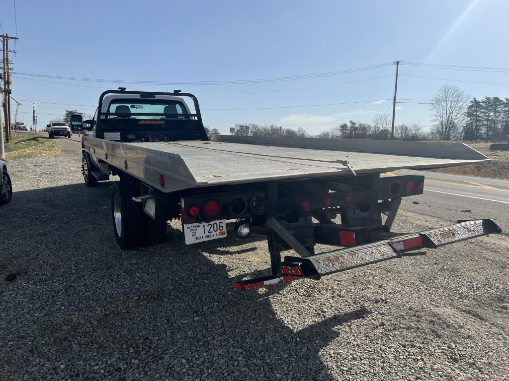 Used 2015 Ford F550 2WD Regular Cab Super Duty image 5