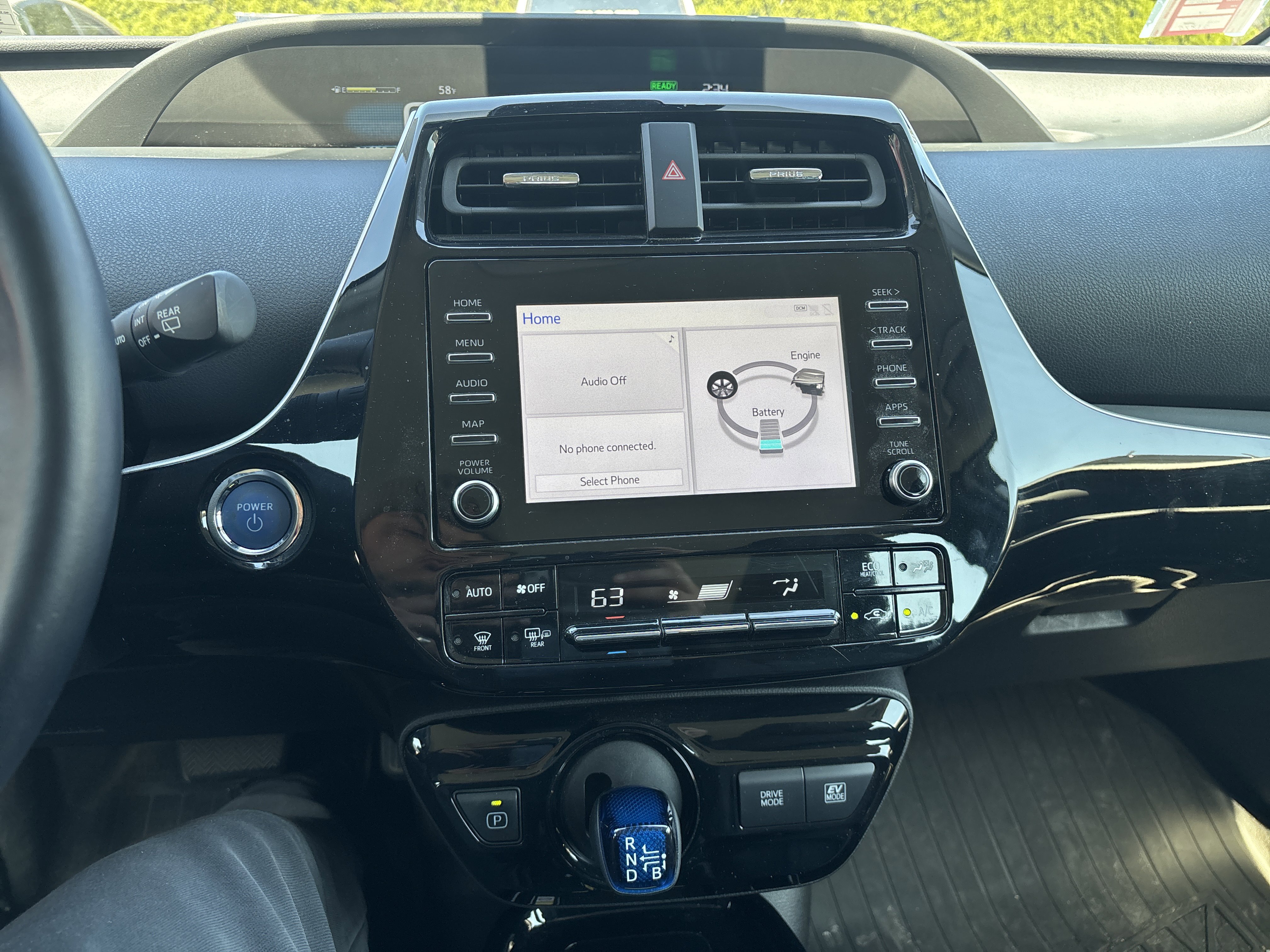 Used 2020 Toyota Prius XLE w/ Advanced Technology Package image 24