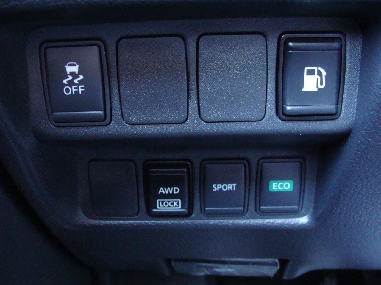Used 2018 Nissan Rogue S AWD/4WD image 23