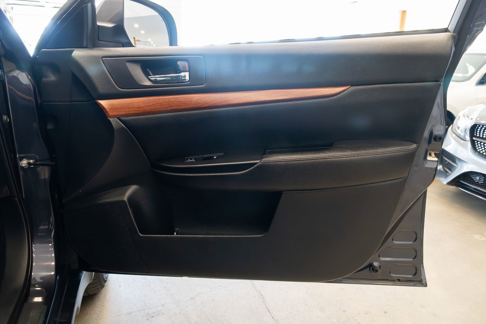 Used 2013 Subaru Outback 2.5i Limited AWD/4WD image 23